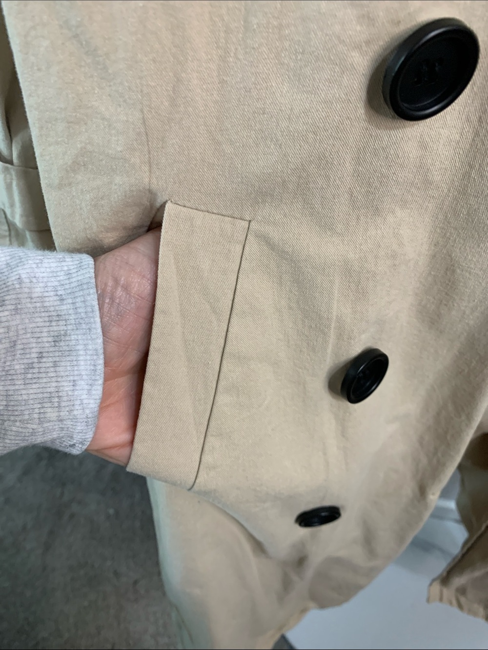 Beige Double-Breasted Trench Coat with Black Buttons - Picture 4 of 8